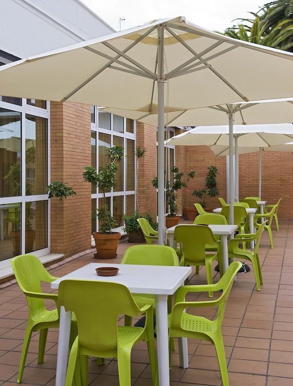 Albergue Inturjoven Sevilla Buitenkant foto