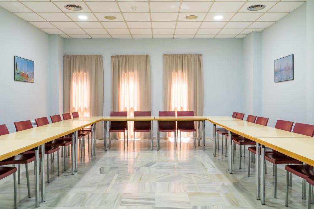Albergue Inturjoven Sevilla Buitenkant foto