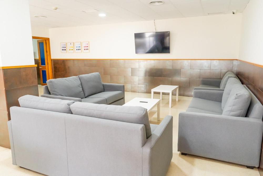 Albergue Inturjoven Sevilla Buitenkant foto