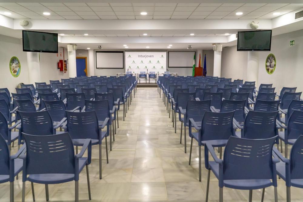Albergue Inturjoven Sevilla Buitenkant foto