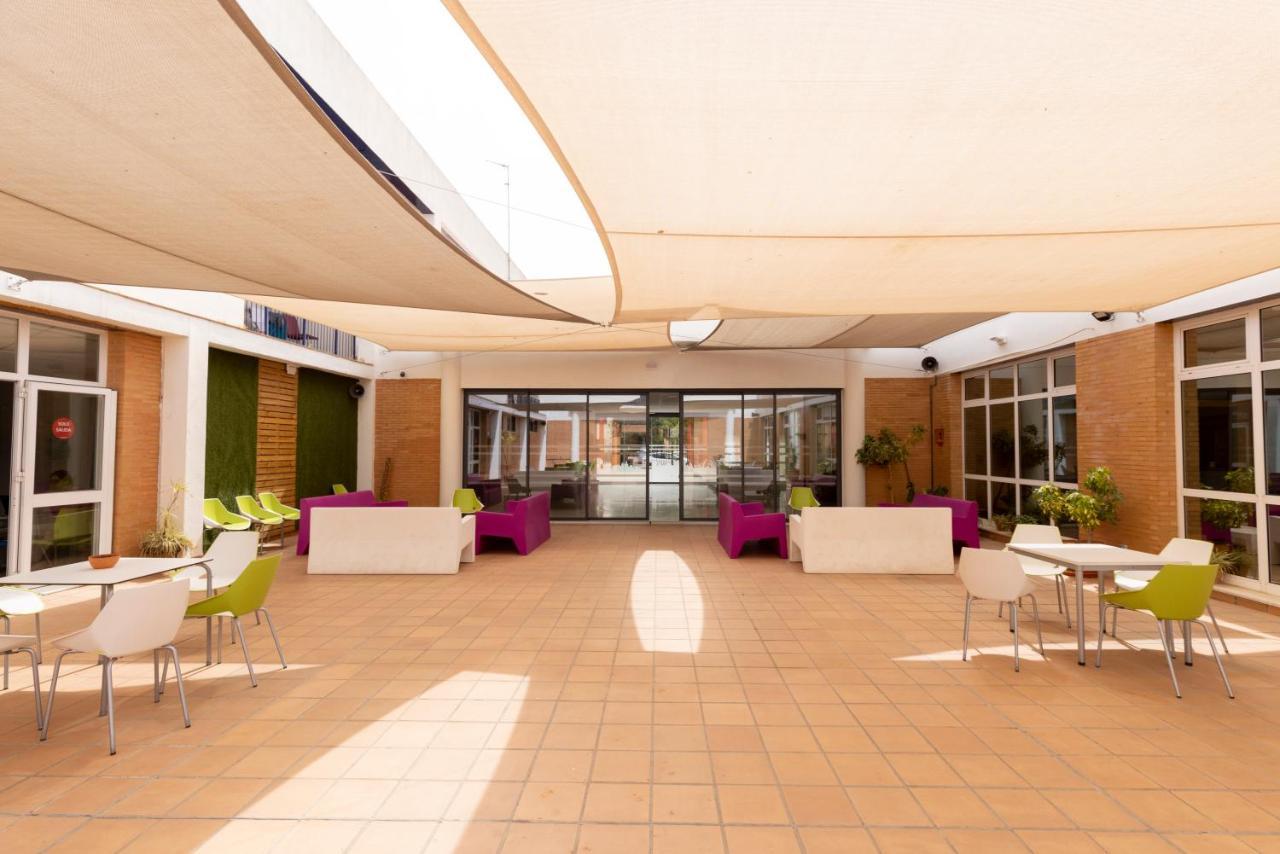 Albergue Inturjoven Sevilla Buitenkant foto