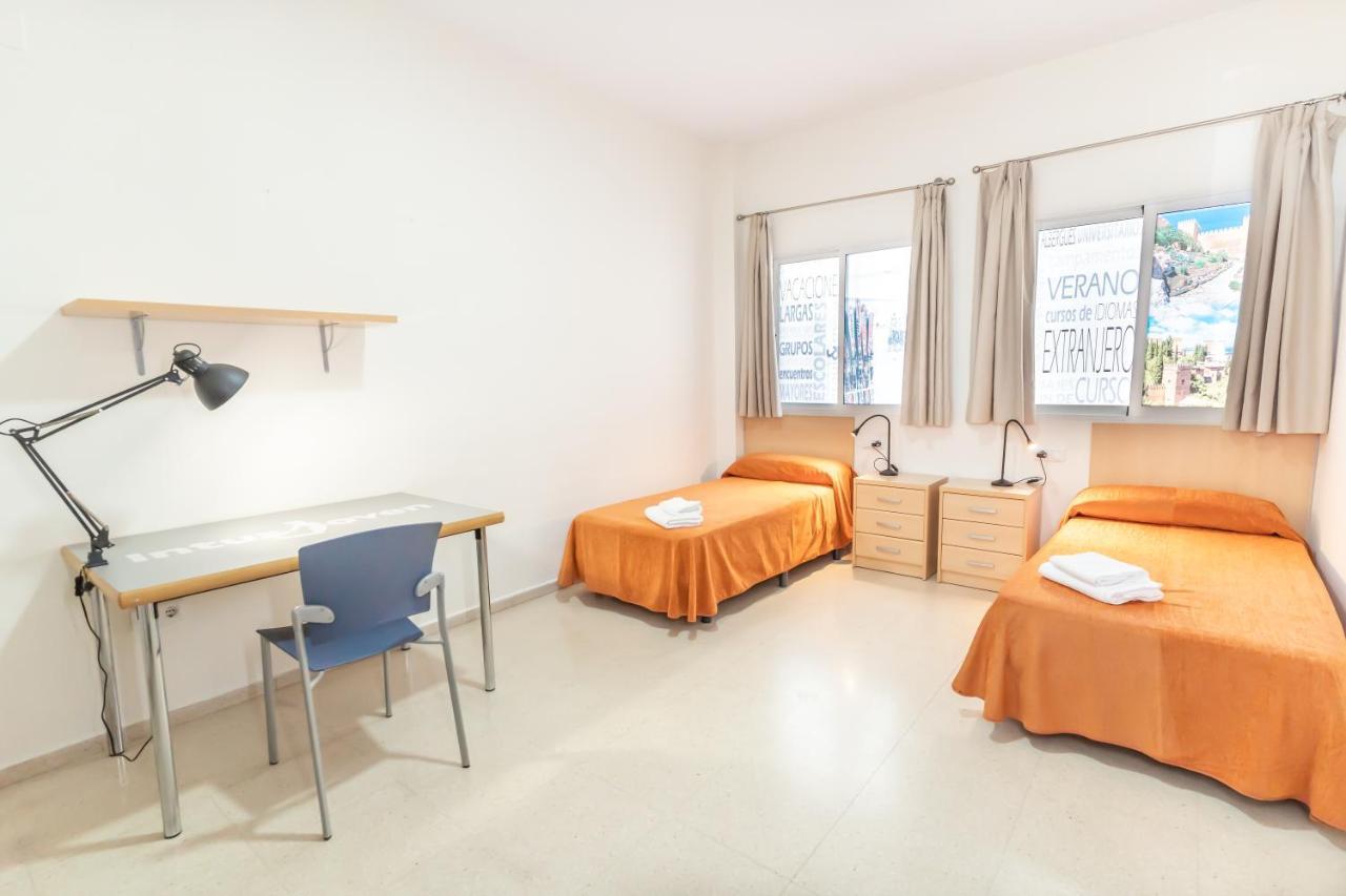 Albergue Inturjoven Sevilla Buitenkant foto