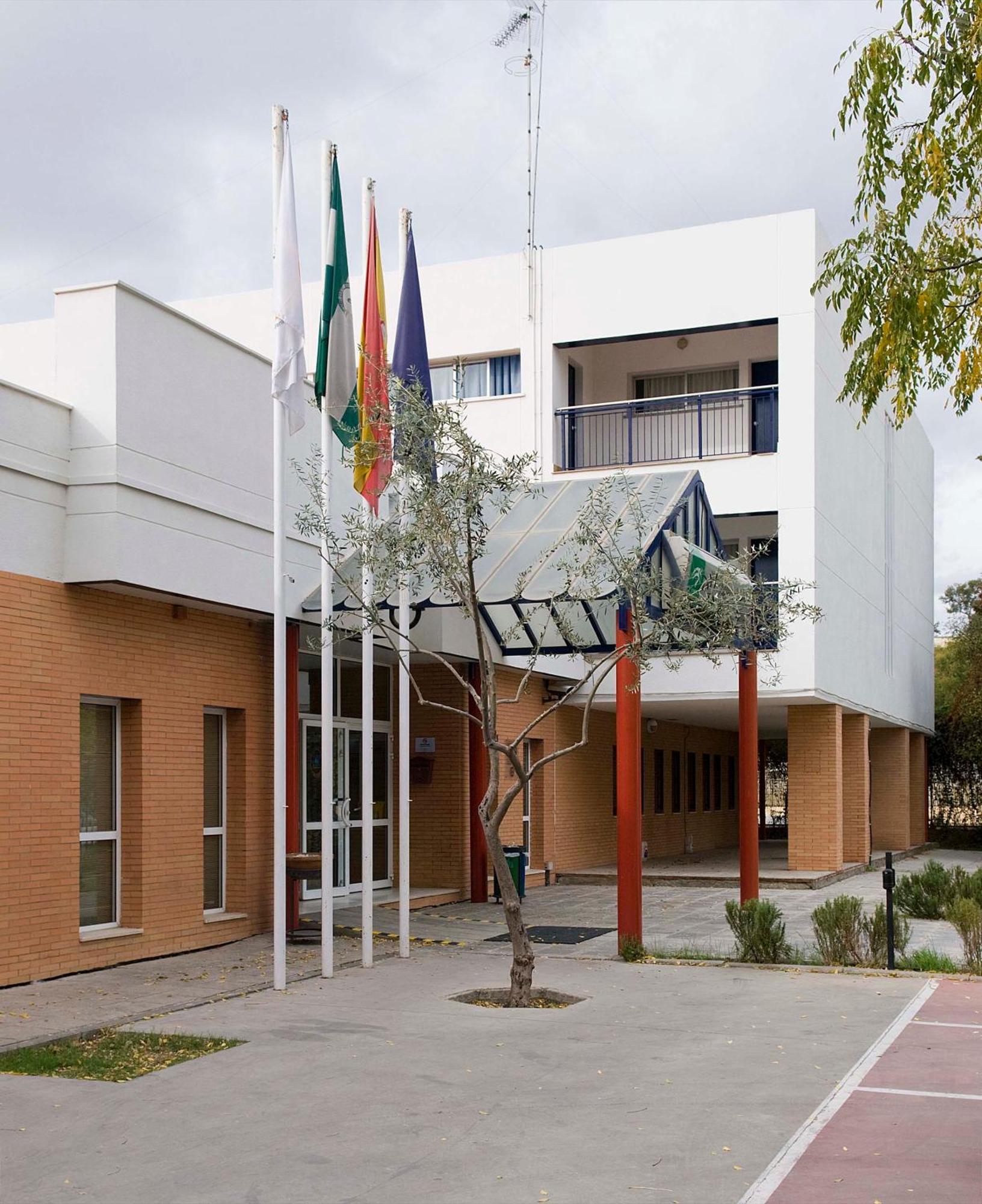 Albergue Inturjoven Sevilla Buitenkant foto