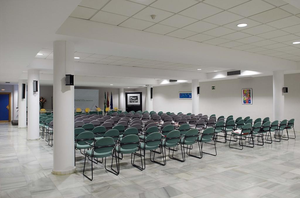 Albergue Inturjoven Sevilla Buitenkant foto