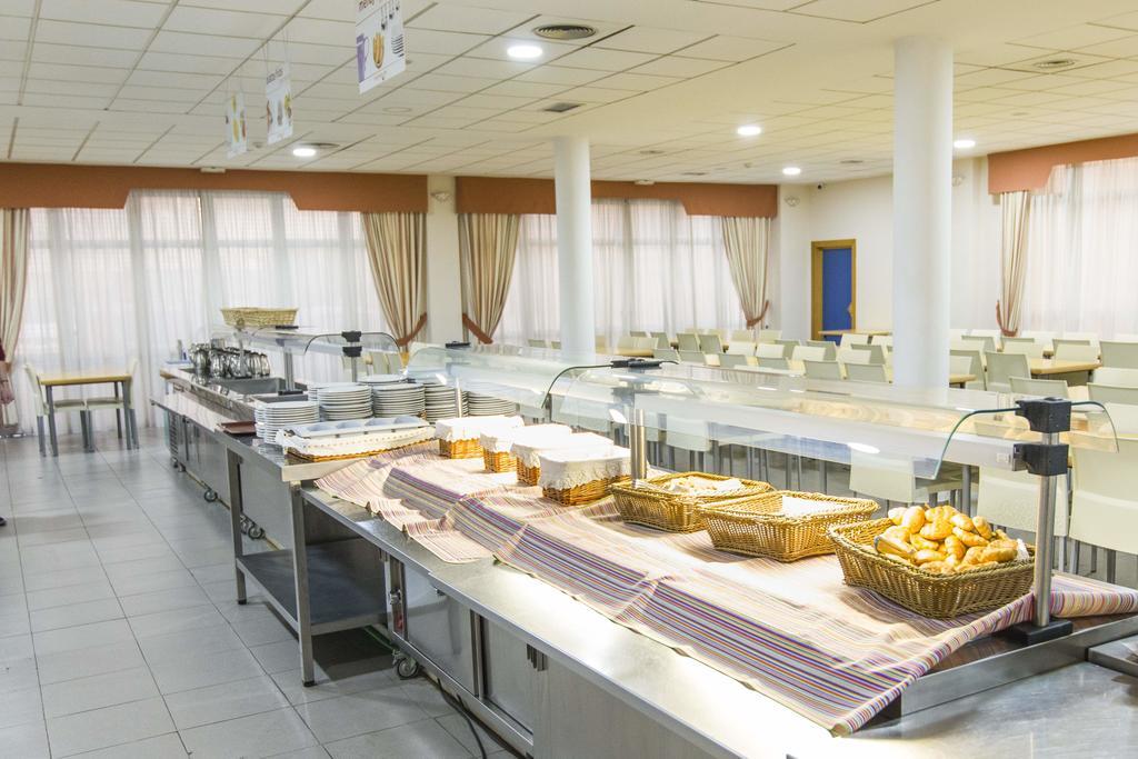 Albergue Inturjoven Sevilla Buitenkant foto