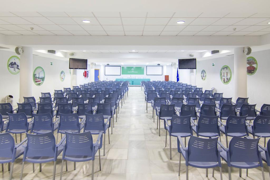 Albergue Inturjoven Sevilla Buitenkant foto