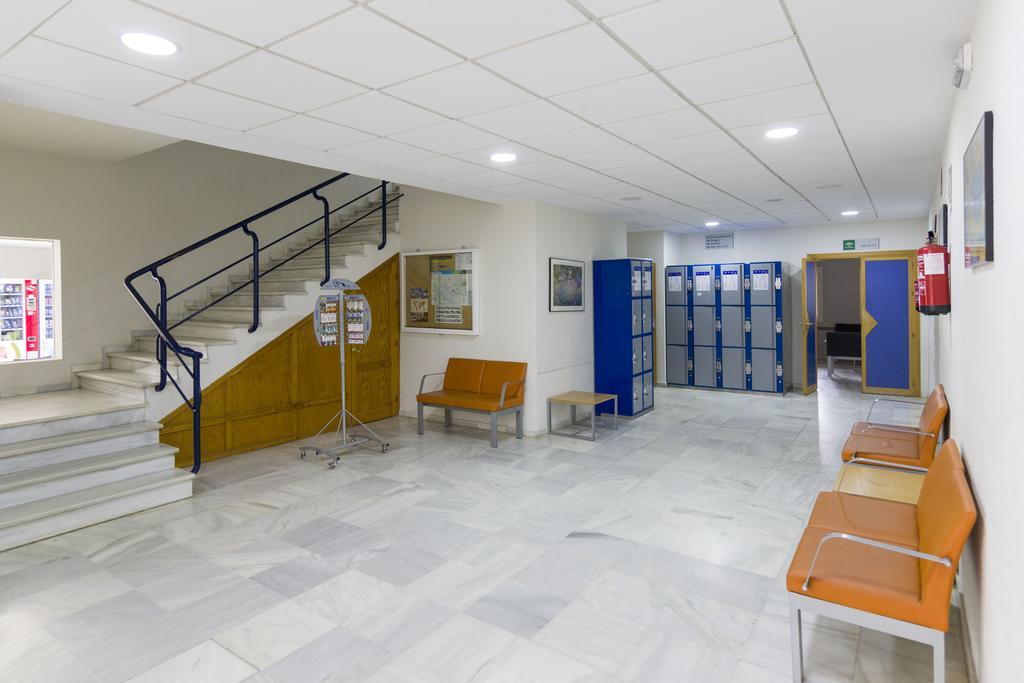 Albergue Inturjoven Sevilla Buitenkant foto