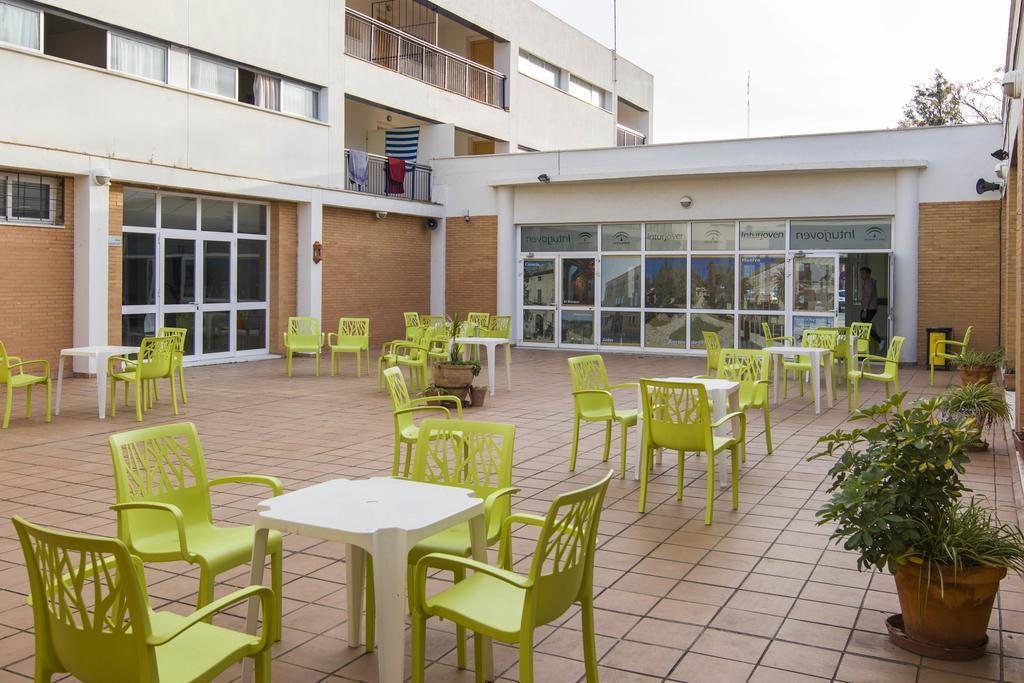 Albergue Inturjoven Sevilla Buitenkant foto
