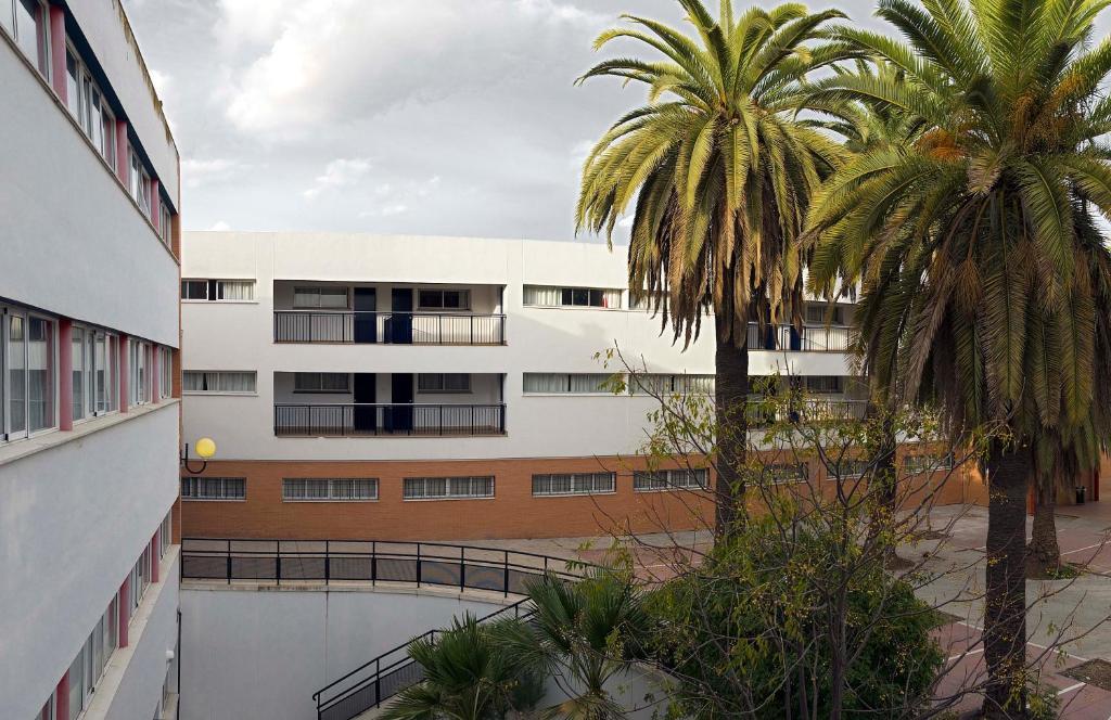 Albergue Inturjoven Sevilla Buitenkant foto