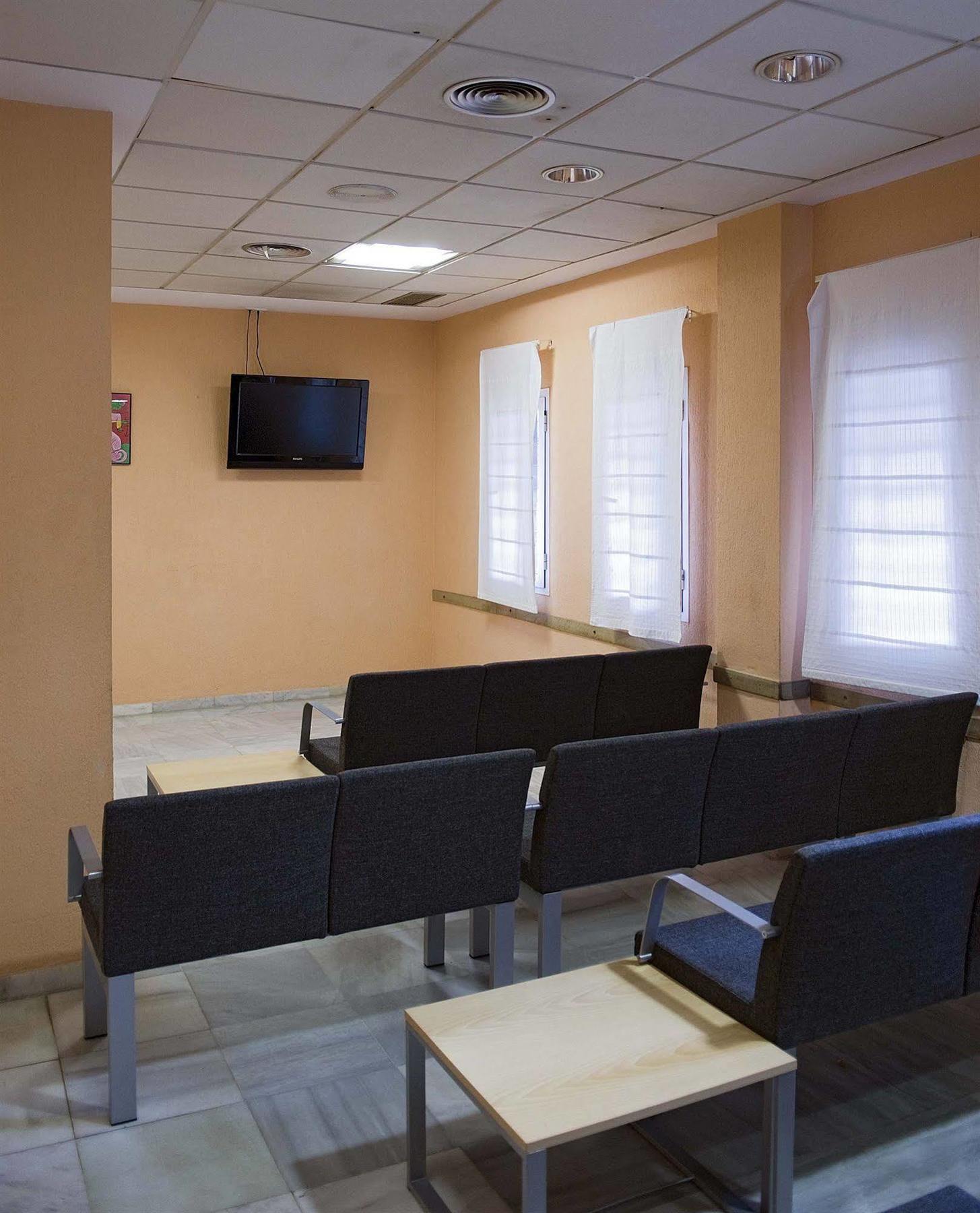 Albergue Inturjoven Sevilla Buitenkant foto