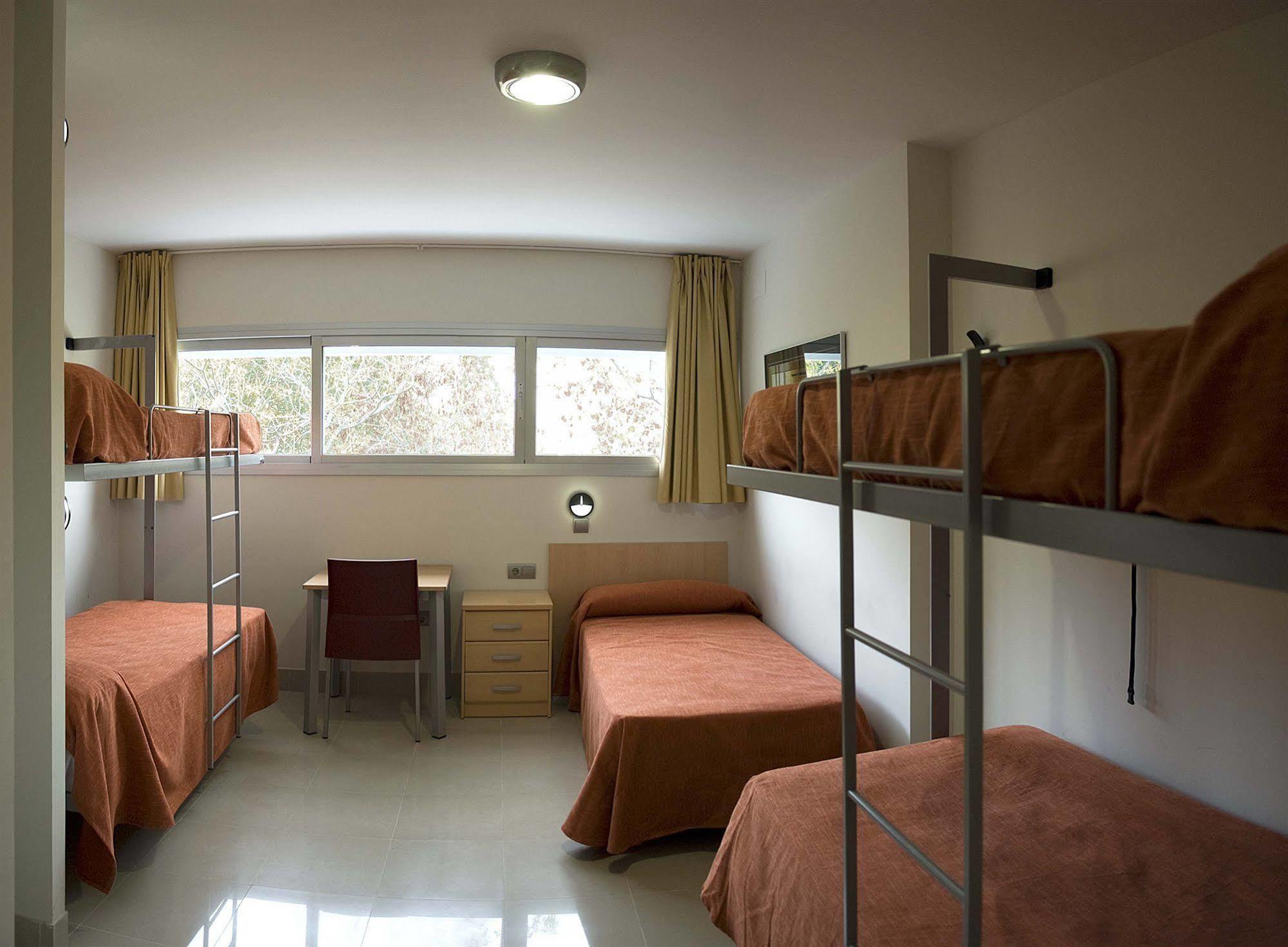 Albergue Inturjoven Sevilla Buitenkant foto