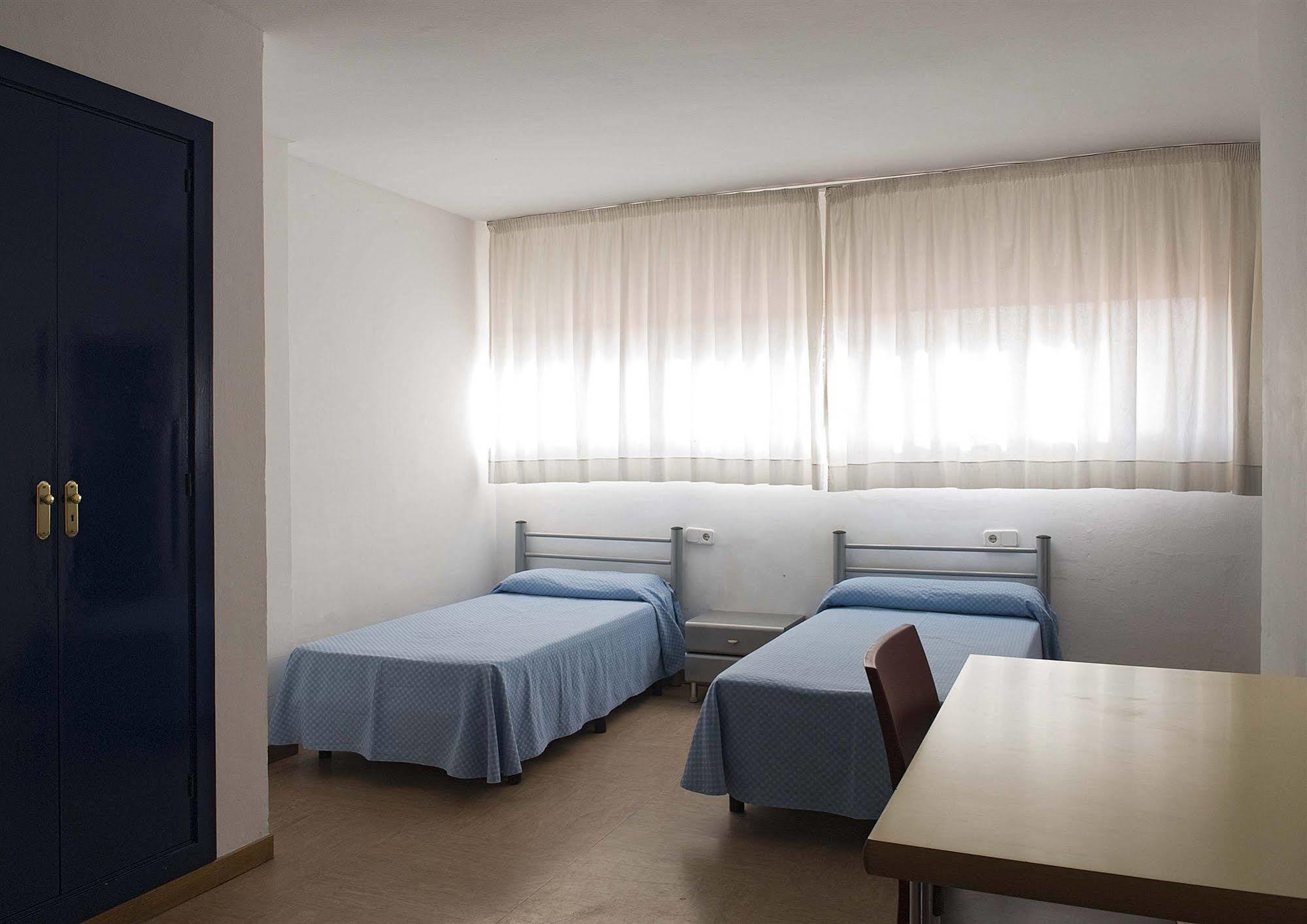 Albergue Inturjoven Sevilla Buitenkant foto